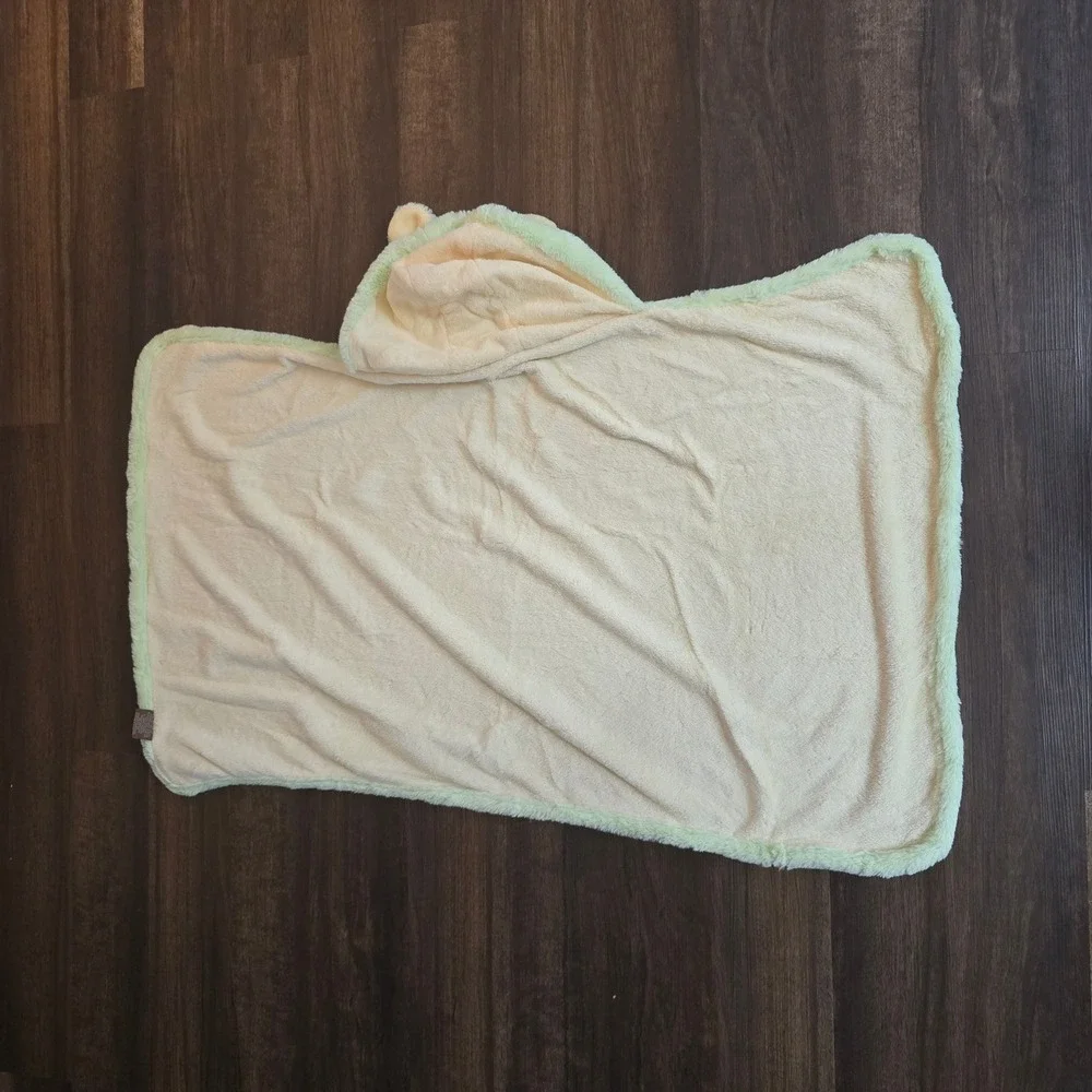 Blankets & Beyond Hooded Hood Bear Ear Baby Blanket Yellow Green Plush Faux Fur